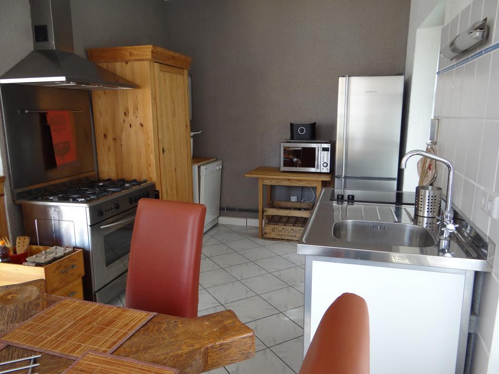 Château Mesny Gite Au Fil des Pages Vic-sur-Seille Extérieur photo