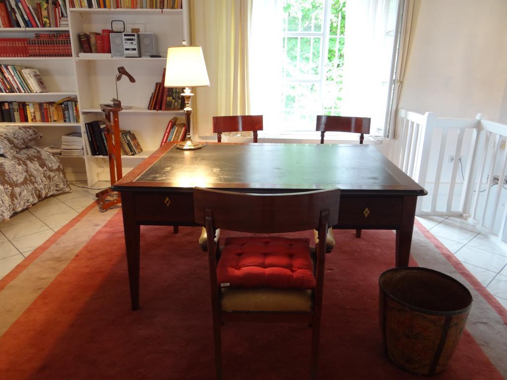 Château Mesny Gite Au Fil des Pages Vic-sur-Seille Extérieur photo