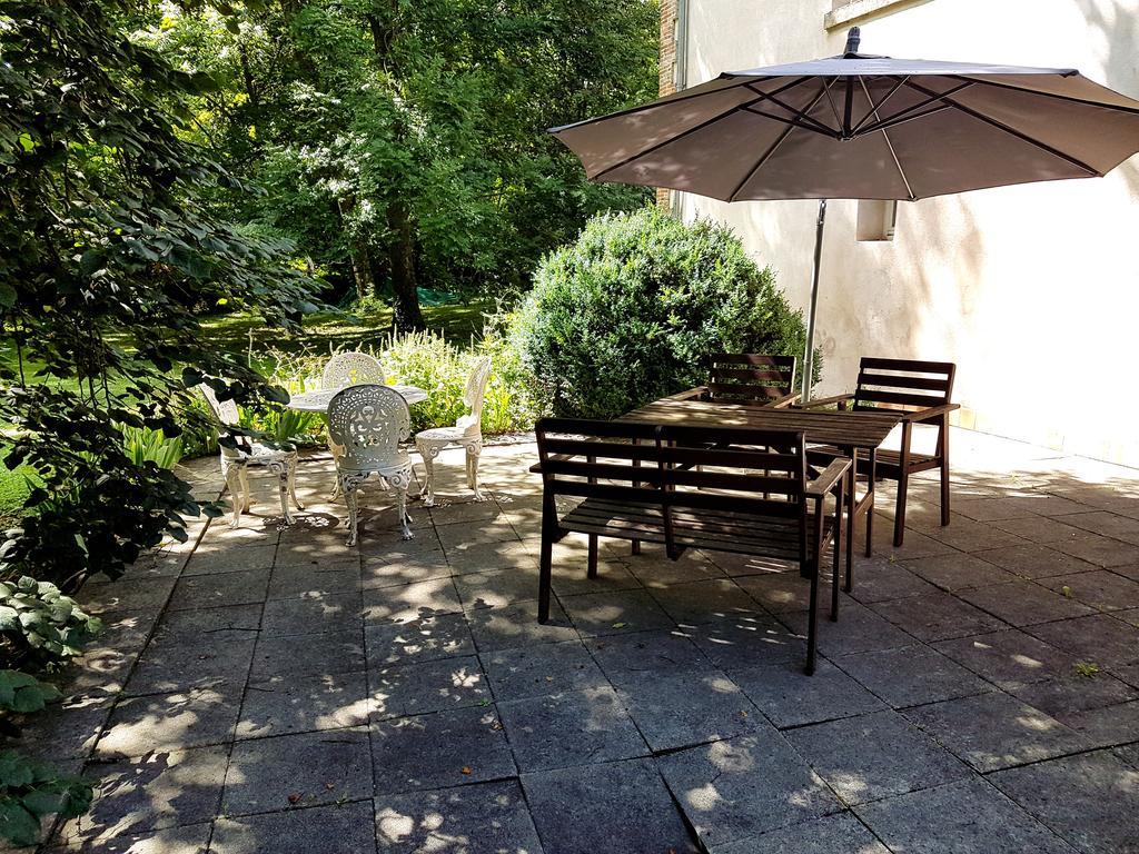 Château Mesny Gite Au Fil des Pages Vic-sur-Seille Extérieur photo