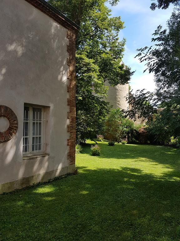 Château Mesny Gite Au Fil des Pages Vic-sur-Seille Extérieur photo